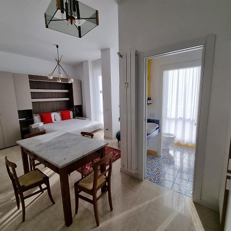 Ampio Ed Incantevole Monolocale A Citylife Милано Екстериор снимка